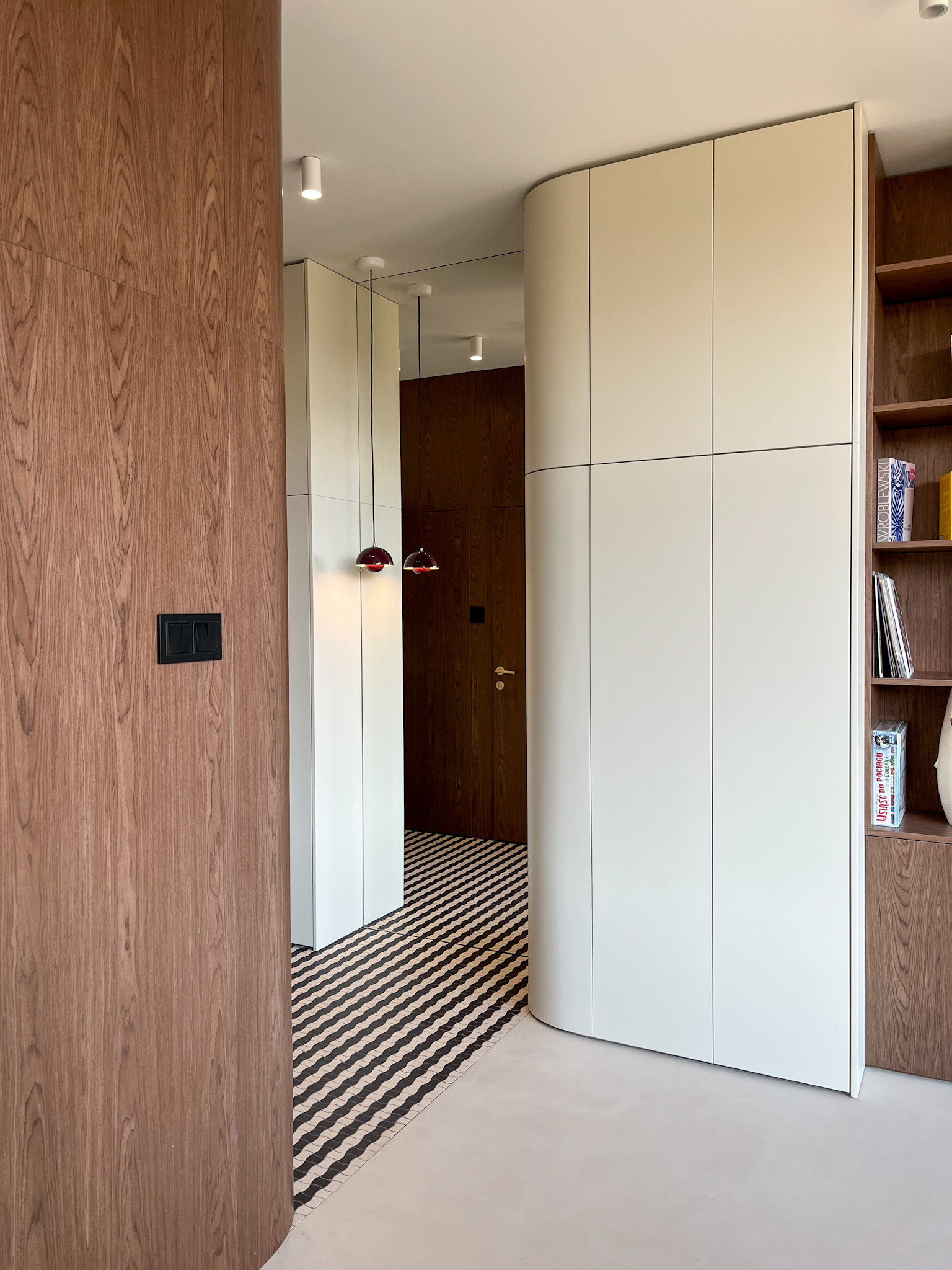 hall_1